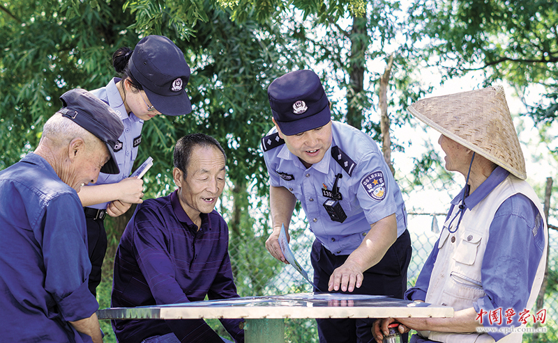 进山村话反诈 (图1)