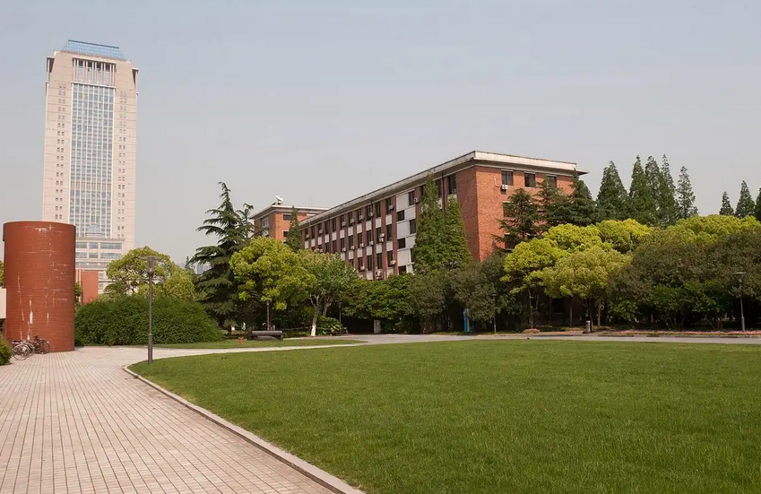 大连科技学院停发工资：法律责任与师生权益守护