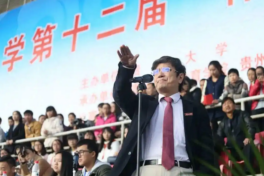 郑强支教谣言引热议：法律追责与谣言治理(图1)