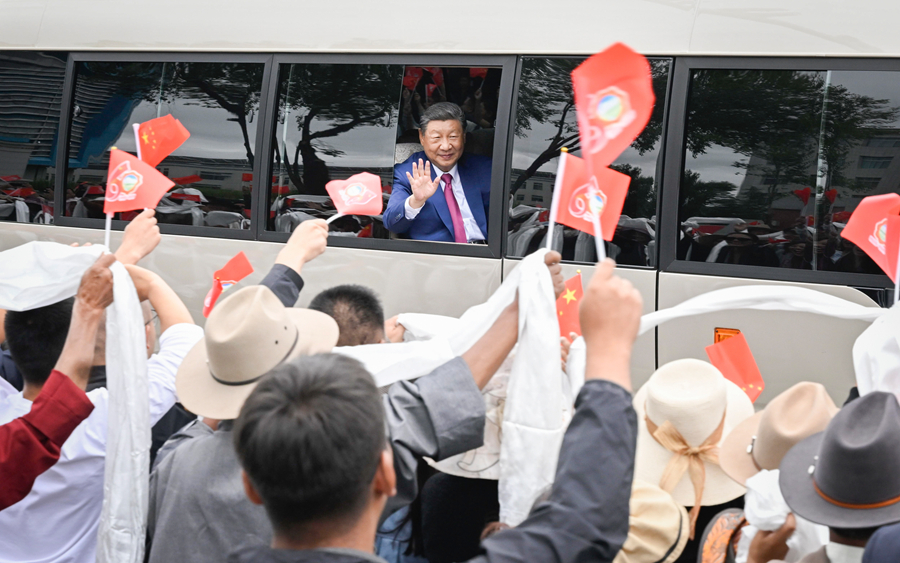 总书记西藏行丨记者手记：看着北斗星走不迷路，跟着共产党走会幸福(图2)