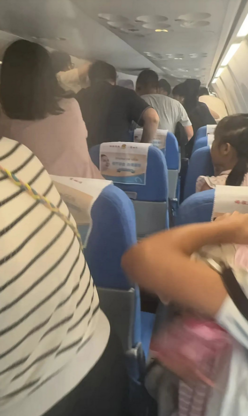 厦航 MF8086 疑因充电宝着火延误 法律析责任(图1)