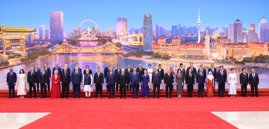 习近平和彭丽媛为出席2025年上海合作组织峰会的国际贵宾举行欢迎宴会 (图2)