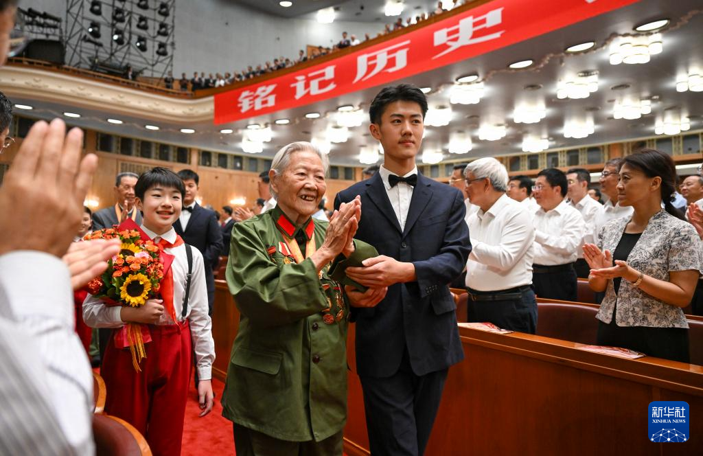 纪念抗战胜利80周年丨纪念中国人民抗日战争暨世界反法西斯战争胜利80周年文艺晚会在京举行(图4)